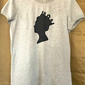 Queen Graphic Tee